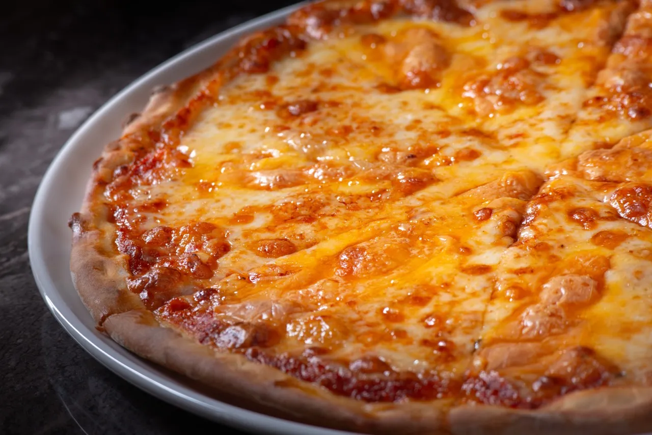 Dört Peynirli Pizza